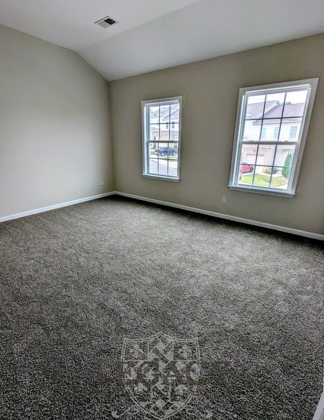 Building Photo - 612 Pippin Dr