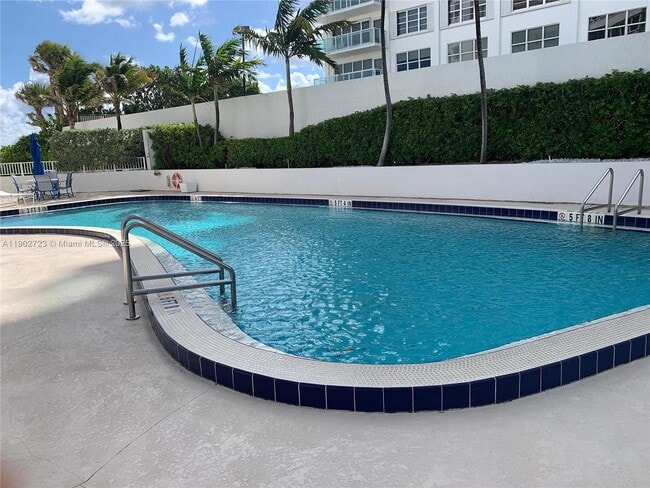 Building Photo - 3600 Galt Ocean Dr