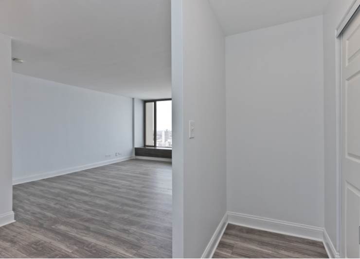 Building Photo - 5455 N Sheridan Rd