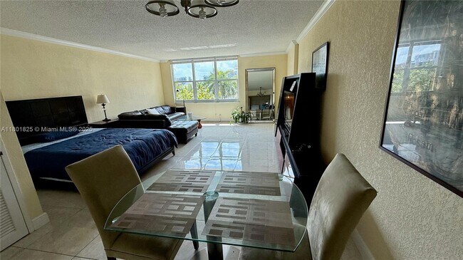 Building Photo - 2501 S Ocean Dr