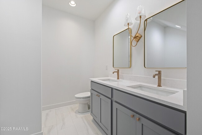 Building Photo - 210 Steiner Oaks