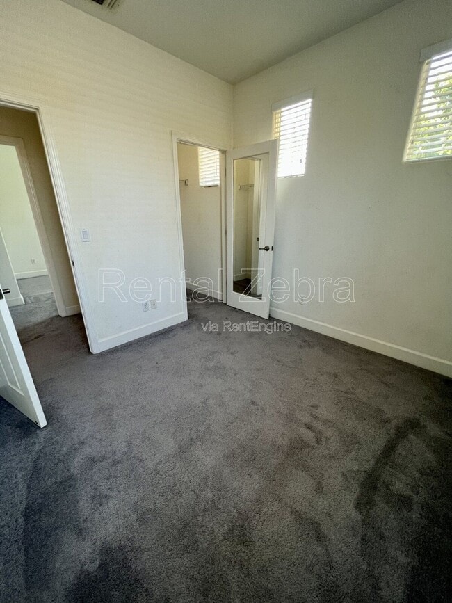 Building Photo - 459 Jacobs Dr