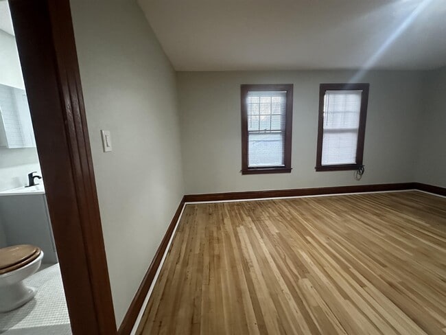 Building Photo - 225 W Main St