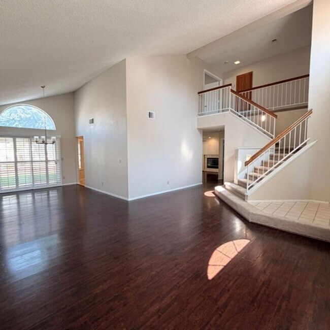 Building Photo - FABULOUSLY CLEAN AND CHARMING HOME IN THE LAKES COMMUNITY OF SOUTHWEST LAS VEGAS