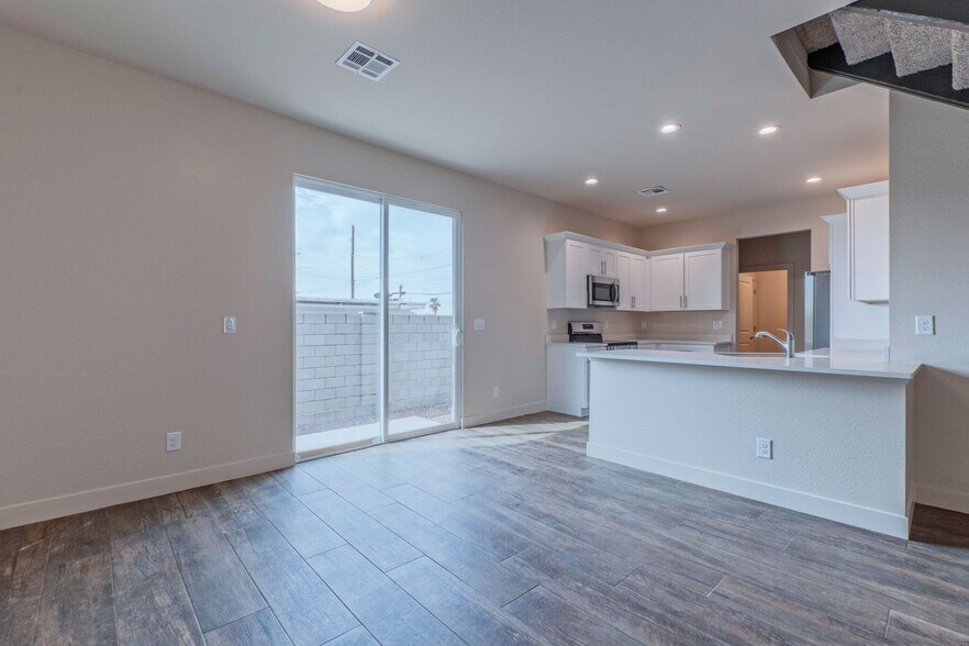 Building Photo - 4307 N 13th Pl