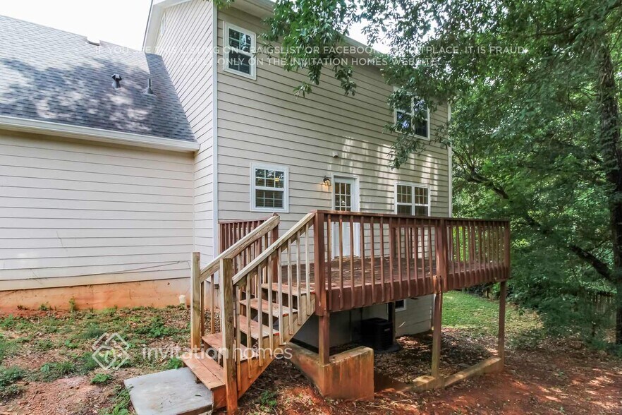 Building Photo - 415 Rocky Cove Trail