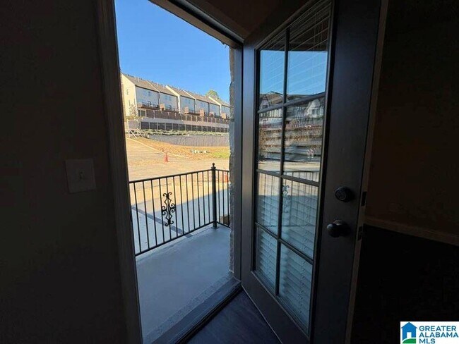 Building Photo - 4401 Lennox Pl