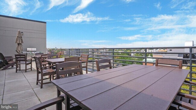 Building Photo - 1111 Orren St NE