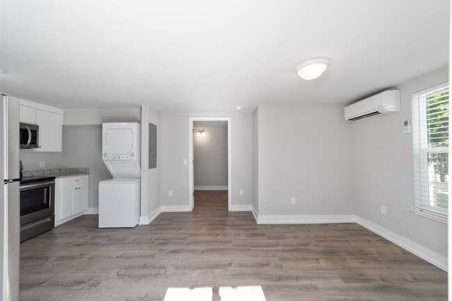 Building Photo - Brand New 1 Bedroom 1 Bathroom Steps away ...