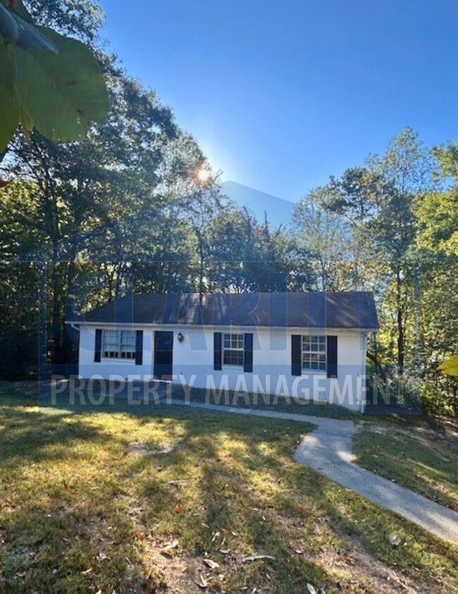 Primary Photo - Charming 3 Bedroom, 1 Bath Home with Garag...
