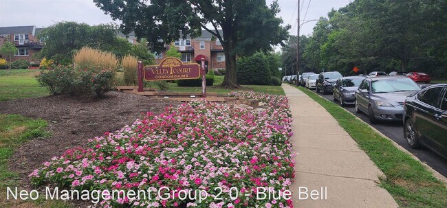 Building Photo - 2 br, 1 bath House - 6901-29 Valley Ave Un...