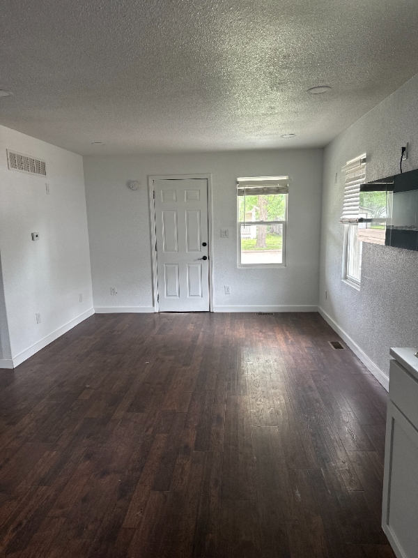 Building Photo - 804 Sheridan St