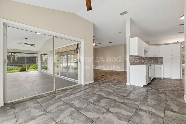 Building Photo - 95 Woodside Dr