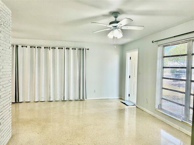 Building Photo - 4307 Sea Grape Dr