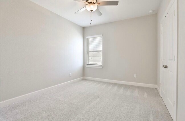 Building Photo - 2206 Bridgeport Path Dr