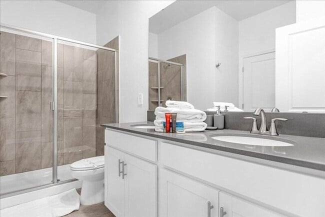 Building Photo - 9052 Sommerset Hills Dr