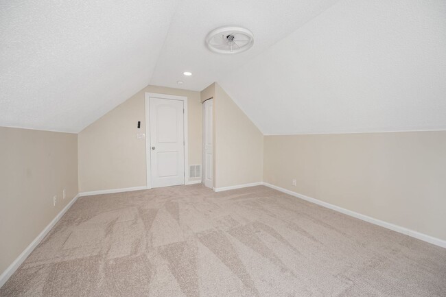 Building Photo - NORTHSIDE RARE GEM - FULLY RENOVATED 5+ BE...
