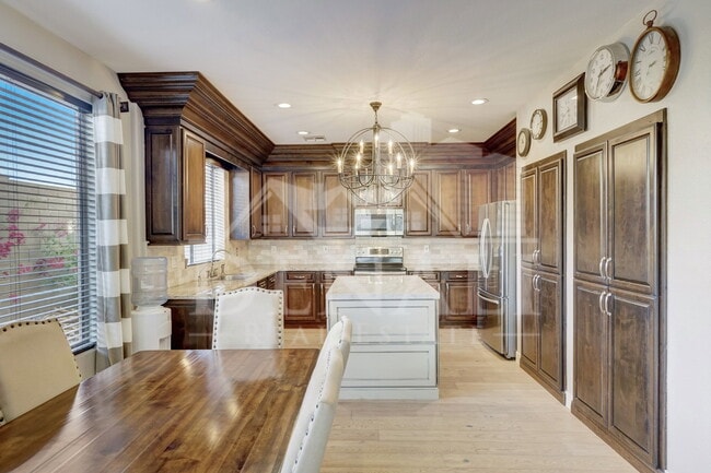 Building Photo - 40844 N Union Trail