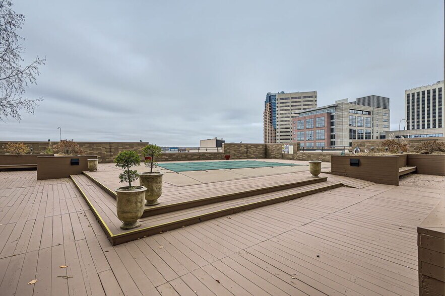 Building Photo - 66 9th St E