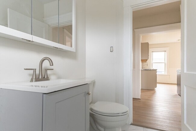 Building Photo - 643 Rathbun St