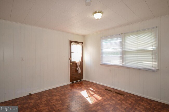 Building Photo - 1111 Gilbert Rd