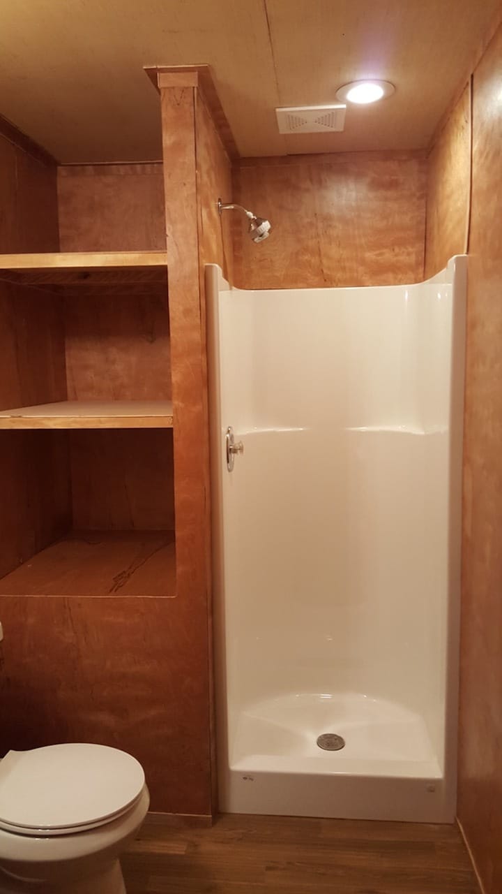 Unit #4 Bathroom - 4182 FLOYD JOHNSTON RD
