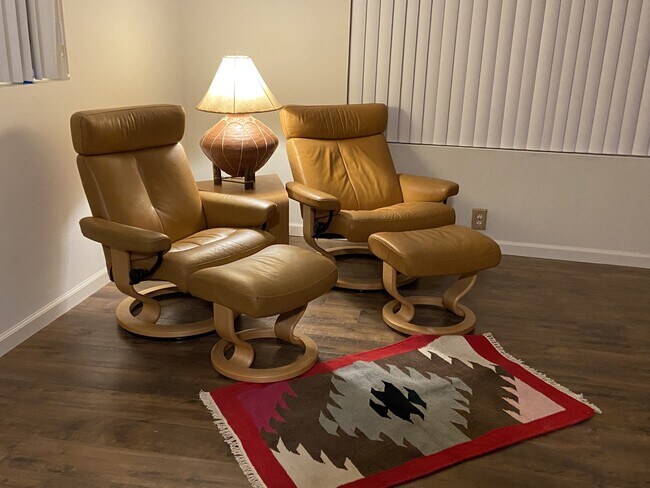 Building Photo - 5725 S Marshall Pl