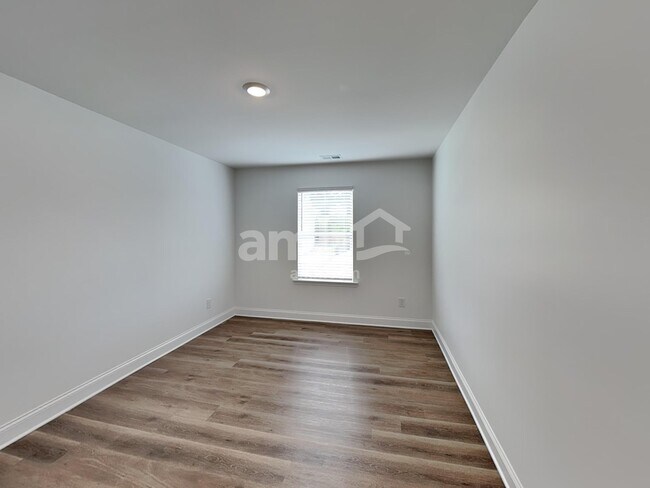 Building Photo - 1036 Highland Walk