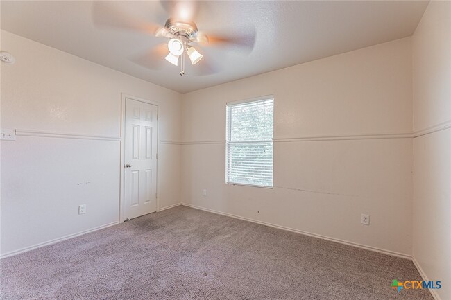 Building Photo - 2406 Waterfall Dr