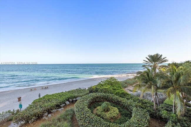 Building Photo - 16275 Collins Ave