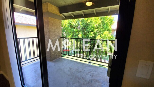 Building Photo - Cathedral Springs 2402