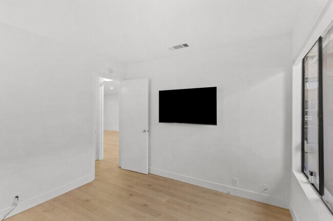 Building Photo - 48980 Wildwood Ln