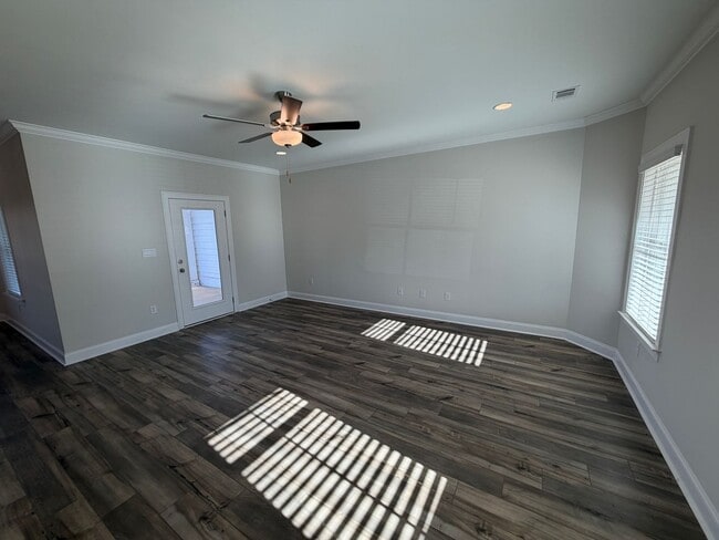 Building Photo - 113 Alva Ct