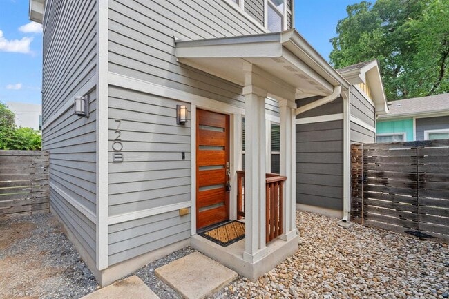 Building Photo - 720 Pedernales St