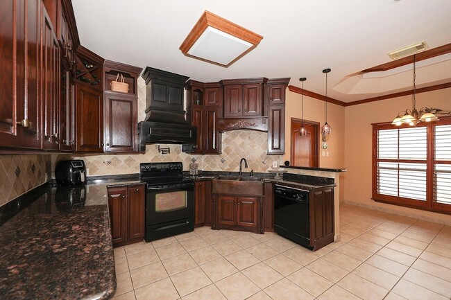 Building Photo - 6514 Grande Bay