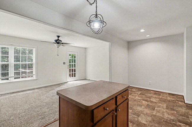 Building Photo - $2,295/Month | 3 Bed | 2.5 Bath | End-Unit Townhome in Belmont at Carmel Church | New HVAC | Wood...