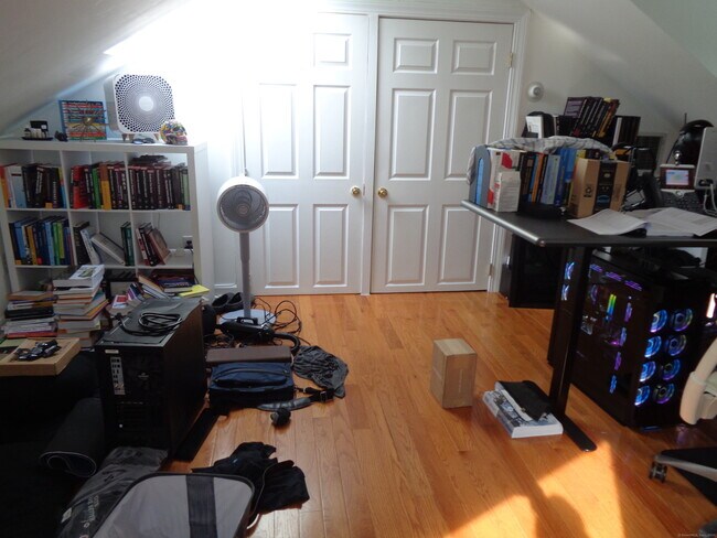 Building Photo - 77 Linden Ave