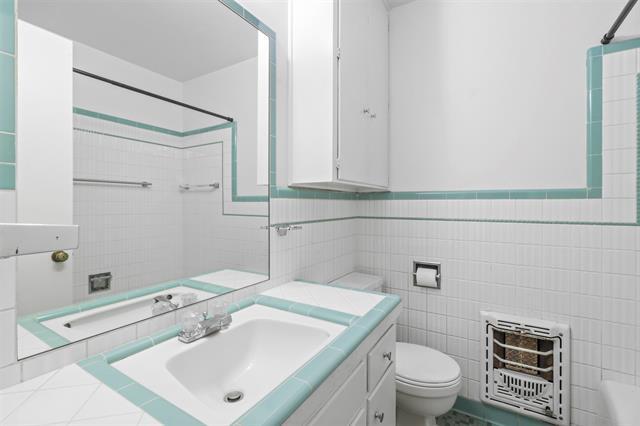 Building Photo - 810 Linwood Dr