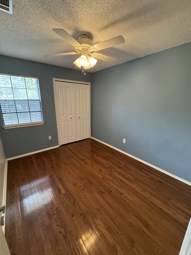 Building Photo - 13815 Stone Hollow