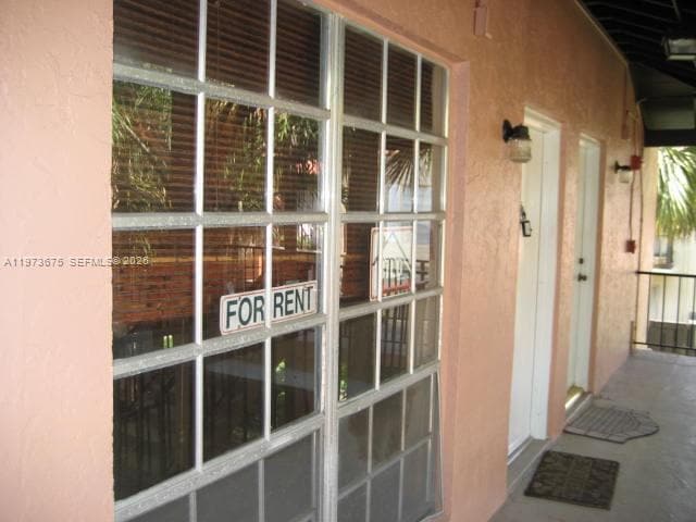 Building Photo - 10832 N Kendall Dr