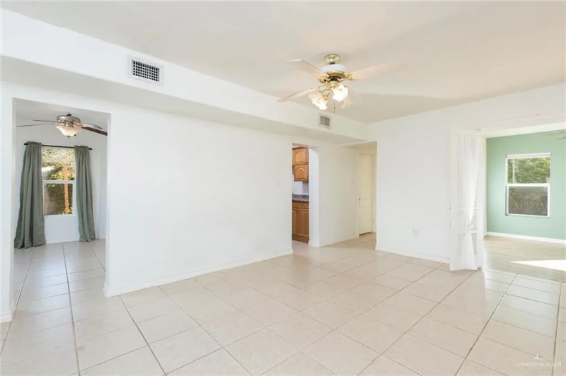 Building Photo - 816 Ivy Ave