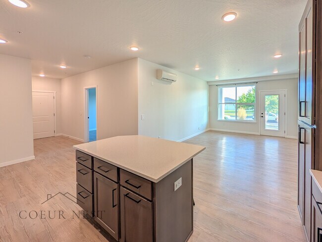 Building Photo - 6430 N Atlas Rd