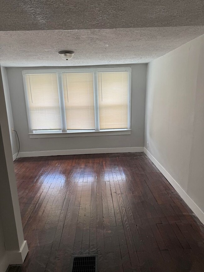 Building Photo - Coming Soon!
