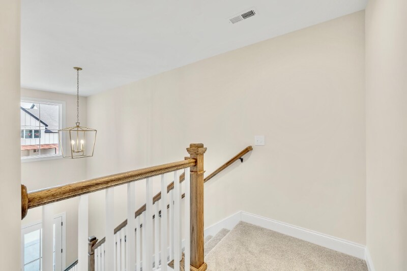 Building Photo - 1906 Gracie Bug Lp