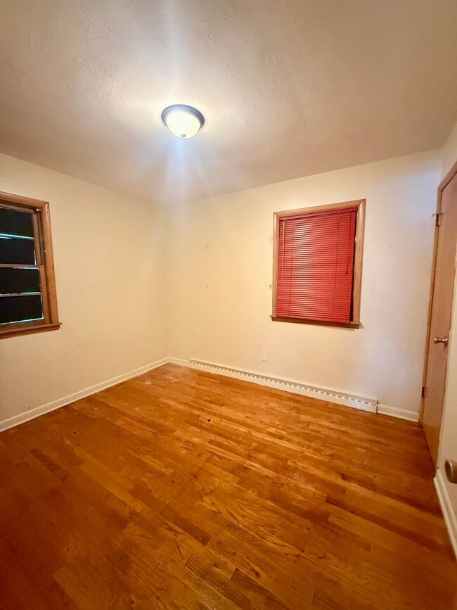 Building Photo - 3 bedroom home