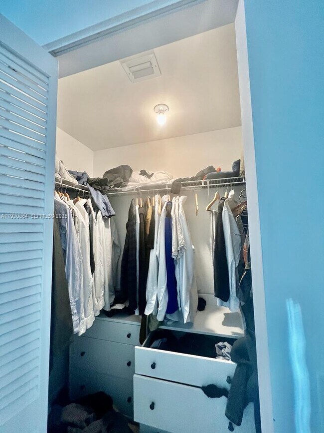 Building Photo - 300 S Biscayne Blvd