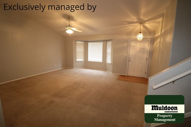 Building Photo - Lovely Pet Friendly Pueblo West home!  Com...