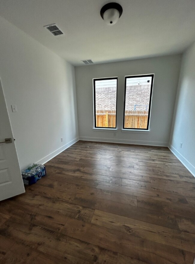 Building Photo - Coming Soon!  4 BR/3BA | Single Family Home | 1-Car Covered Parking | In Liberty Hill!