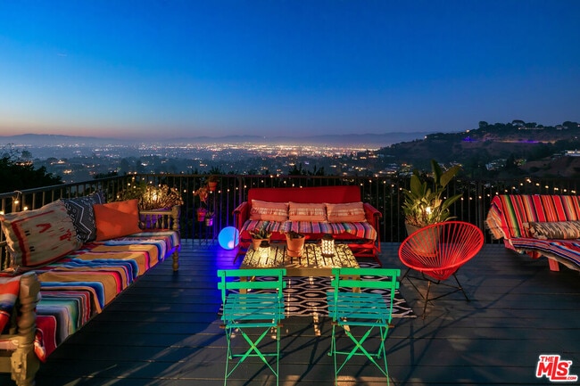 Building Photo - 8147 Mulholland Terrace