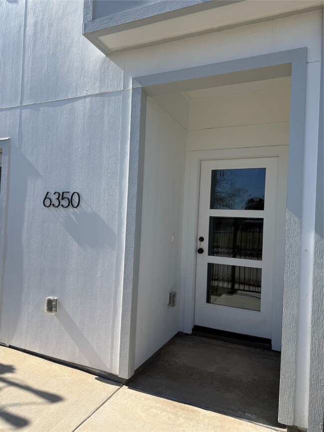 Building Photo - 6350 Culberson St